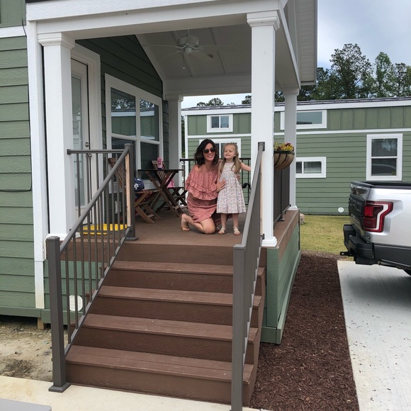 Meet your Posher, Amanda - Picture 8 of 15